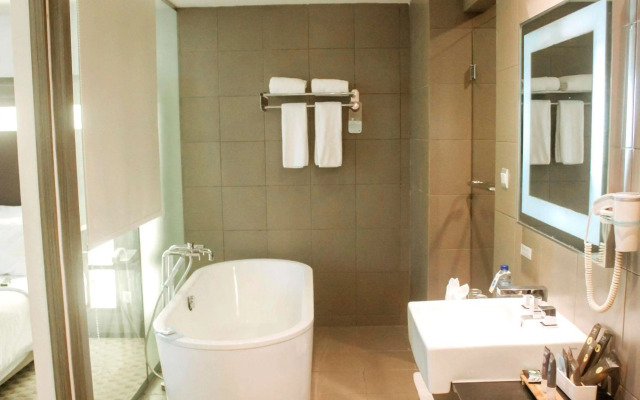 Novotel Bangka Hotel & Convention Centre