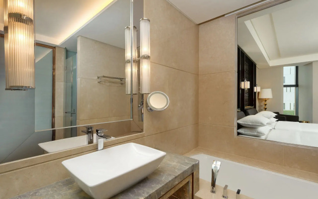Sheraton Changchun Jingyuetan Hotel
