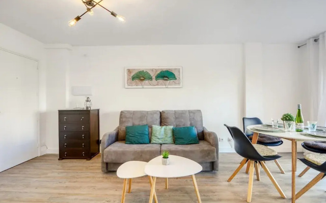 Charming Apartment Near Beach