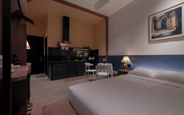 The Lamp Boutique House