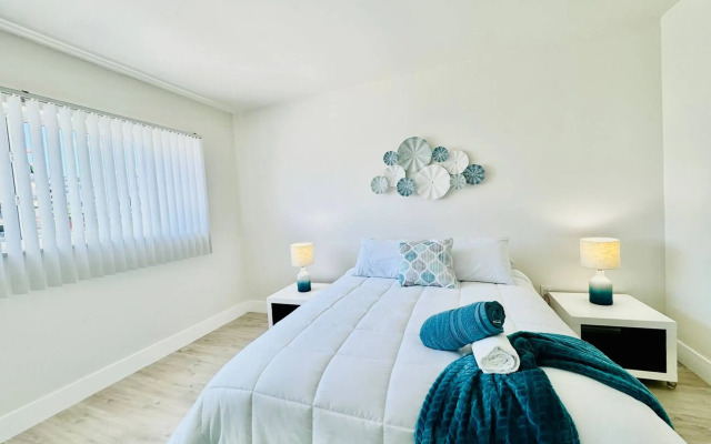 Waterfront 1BR Parking Walk to the Beach