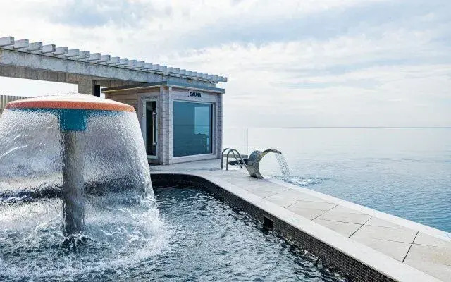 Sea Sun Apartment on Luchesarnaya str., 1A