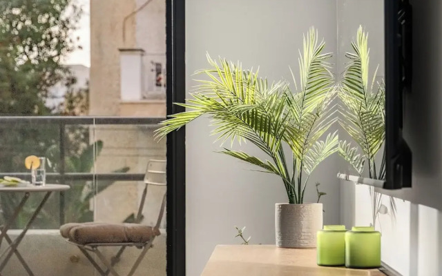 Sunny Chic in TLV Center by Sea N' Rent