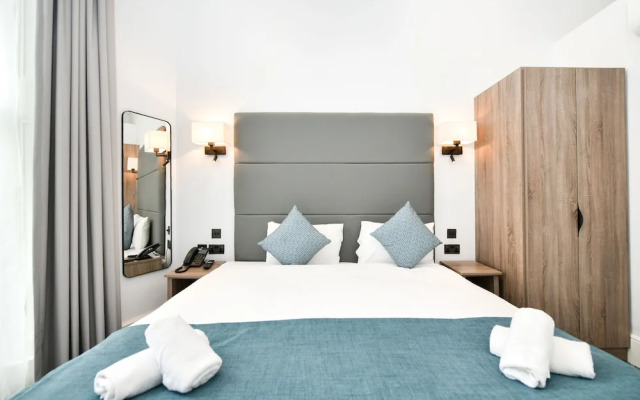 The Chapter Hotels - J Hyde Park