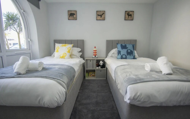 Marina Apartment Parking by Brighton Holiday Lets