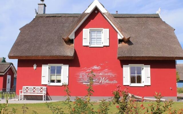 Surfer Modern Retreat