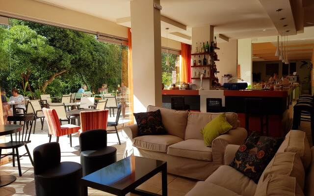 Ipsos Beach Hotel