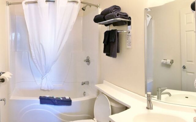 Grand Mountain Lodge