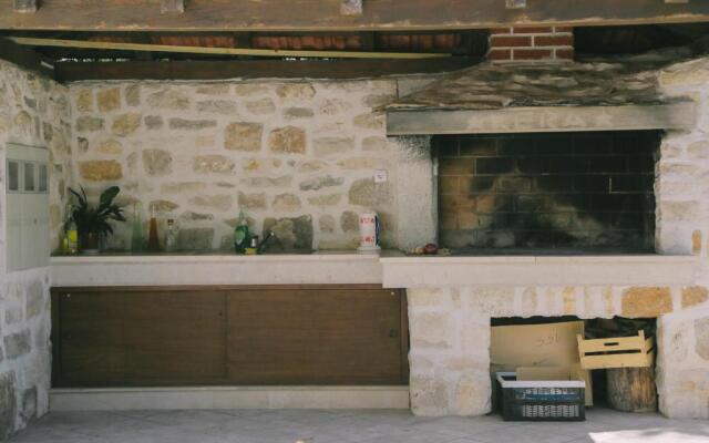 Seafront vacation house w JACUZZI 5 meters from beach