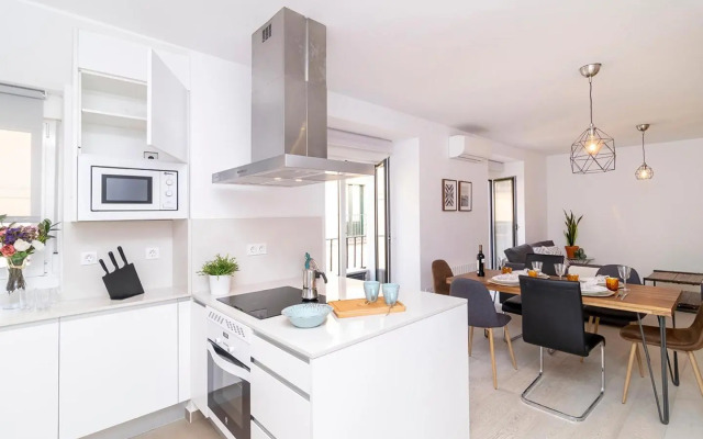 Smiling Apartment Near Puerta del Sol by Batuecas