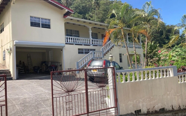 Stunning 2-bed Apartment in Grand Roy, Grenada