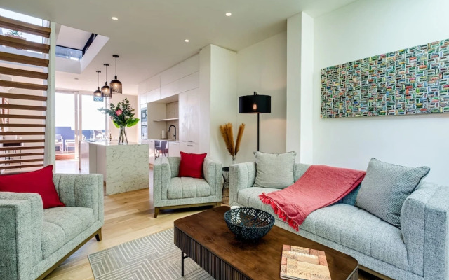 Experience Vibrant Living at De Waterkant Views