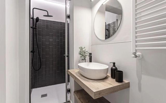 Broto - 4 Bedrooms in Malasa a