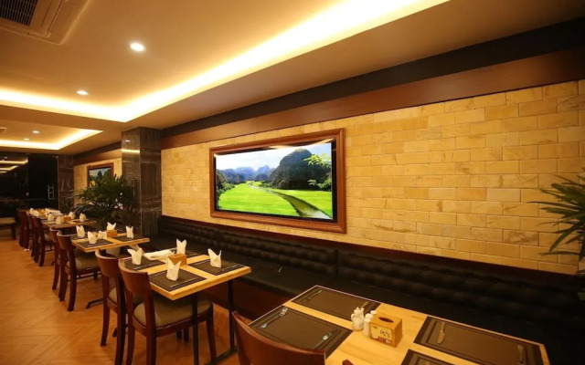 Liberty Hall Tam Coc Hotel & Villa