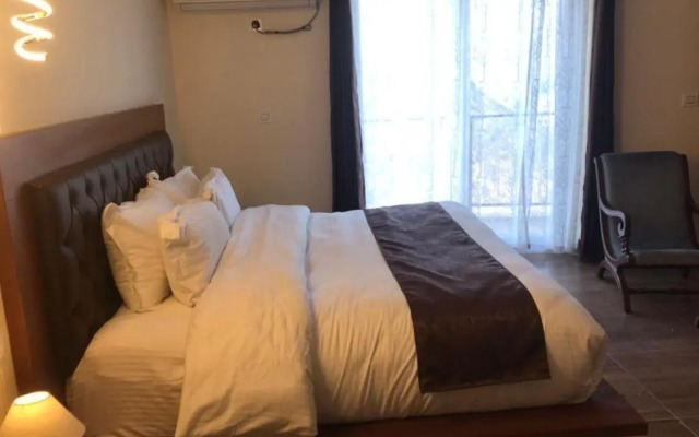 Icebergs Hotel