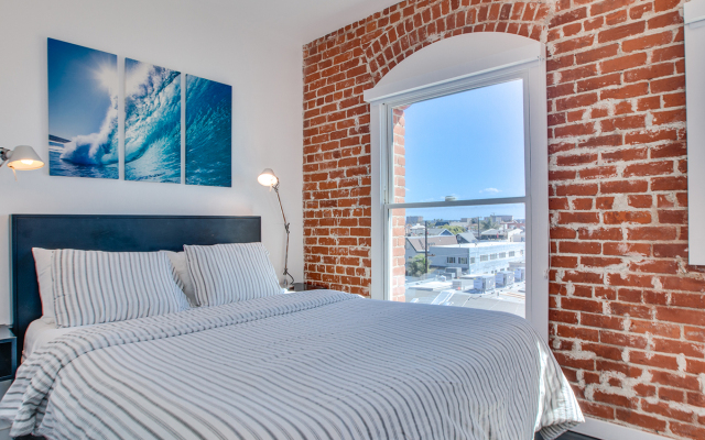 Venice Breeze Suites