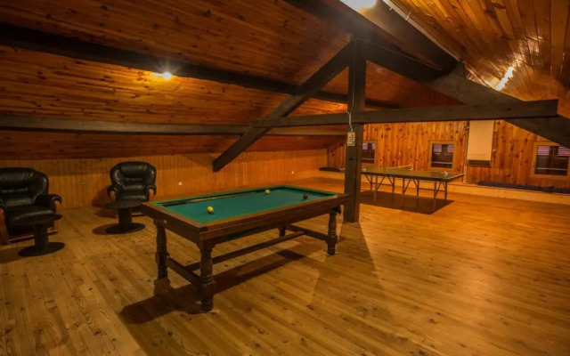 Gîte Le Chambon-sur-Lignon, 9 pièces, 15 personnes - FR-1-582-21