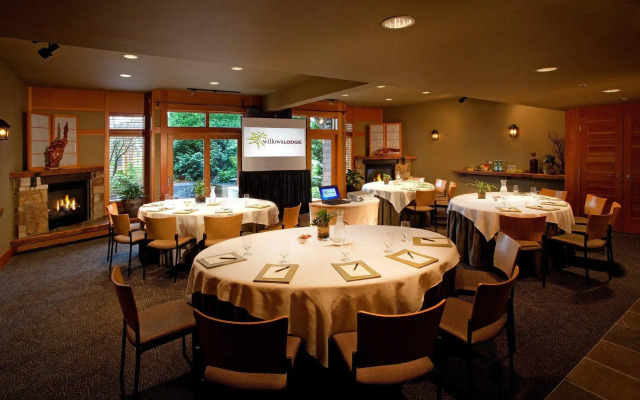 Willows Lodge