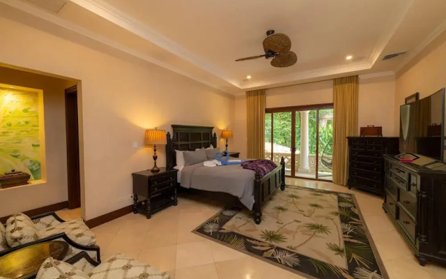 - Casa Zafiro 7 Bedrooms Private Pool