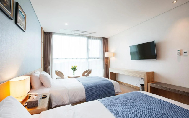 You Us Hotel