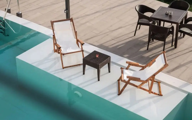 Serenity Suites Sea View 2