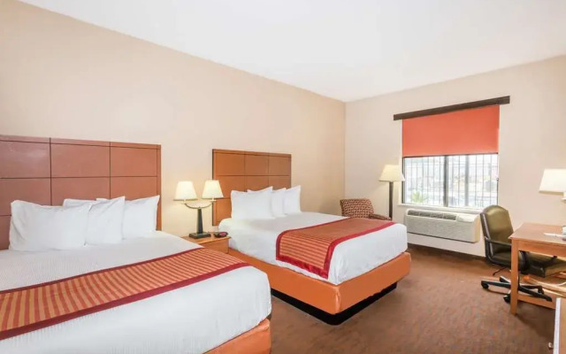 Baymont Inn and Suites Savannah Garden City