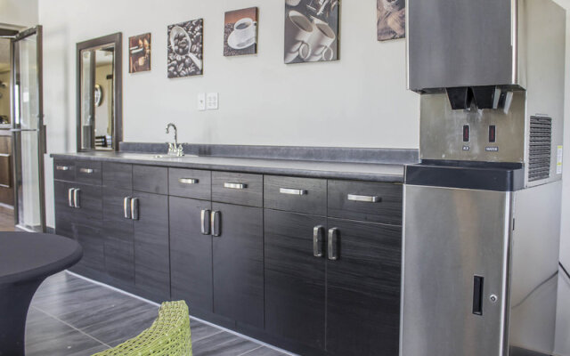 Econo Lodge Edmonton South