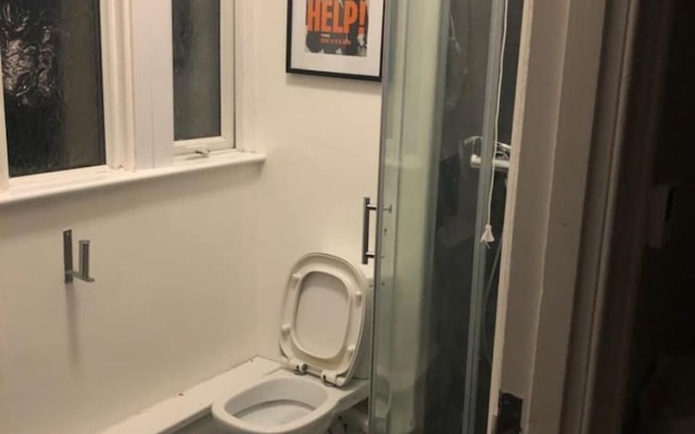 Large eight bedroom house