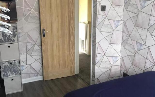 Double Room next to Burnham Crossrail Station