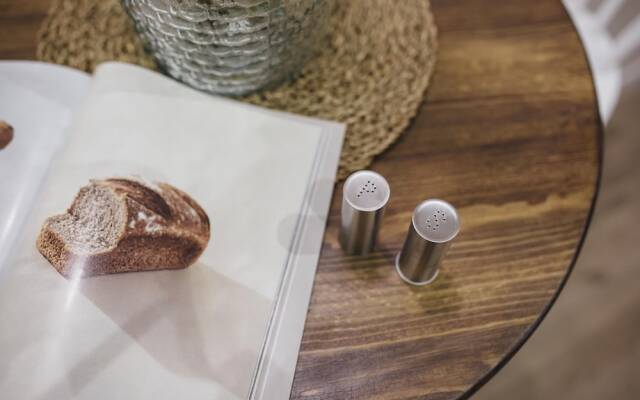 One&Lux Byron Suites