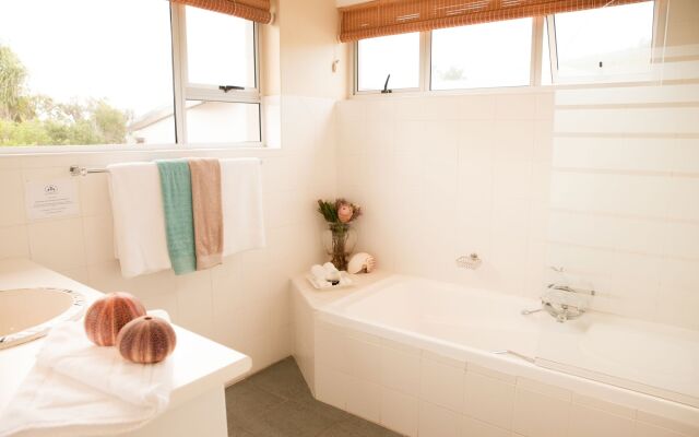 Headlands House Guest Lodge