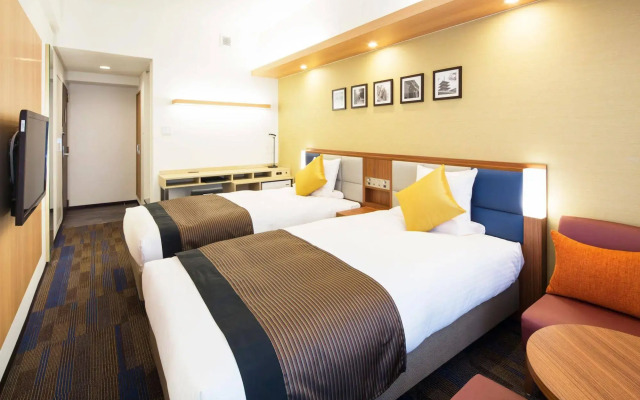 Floral Higashishinsaibashi Hotel