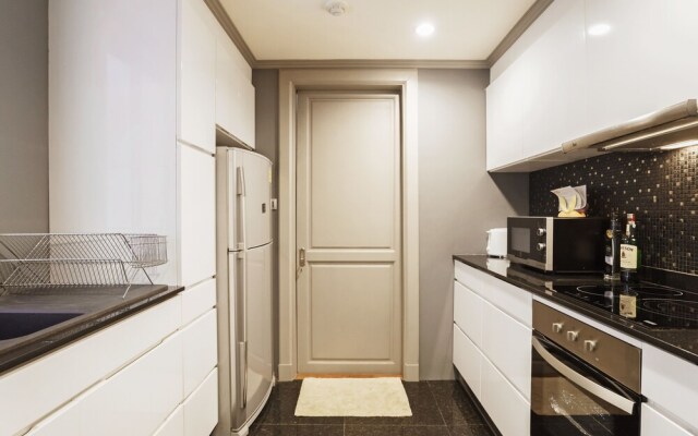 Baan Siri 24 by Favstay