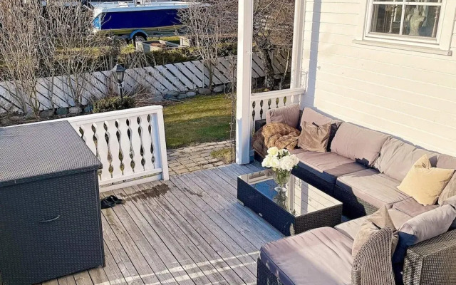 10 Person Holiday Home in Tjome