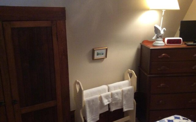 Riverside Caygeon B&B