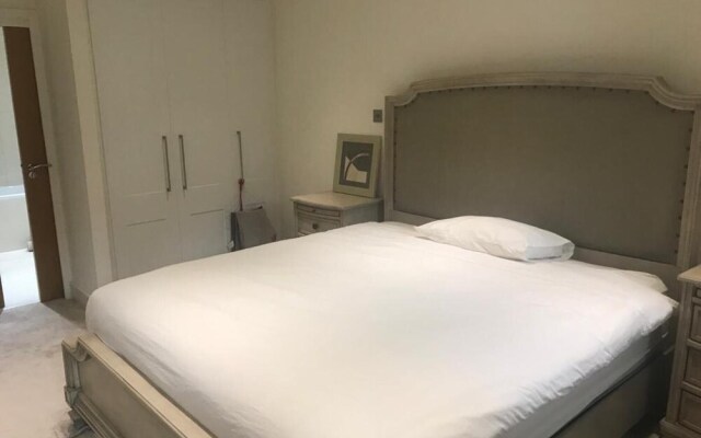 Inviting 3-bed Apartment in London