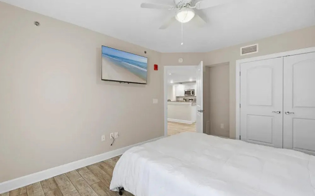 Dimucci Tower 404