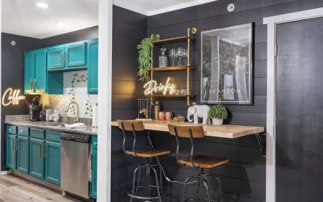 Marilyns Modern Hideaway A One-of-a-kind Find!