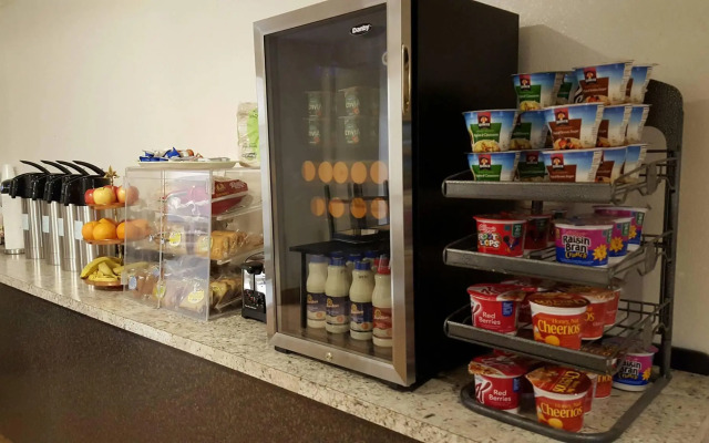 Tricove Inn & Suites
