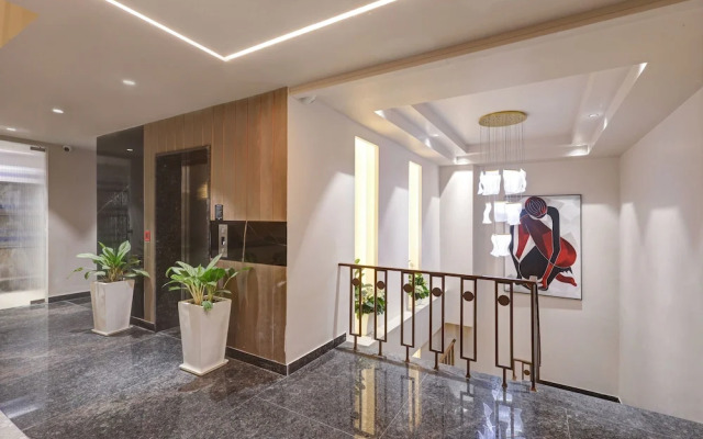 Saltstayz Premier – Golf Course Road & Sector 42