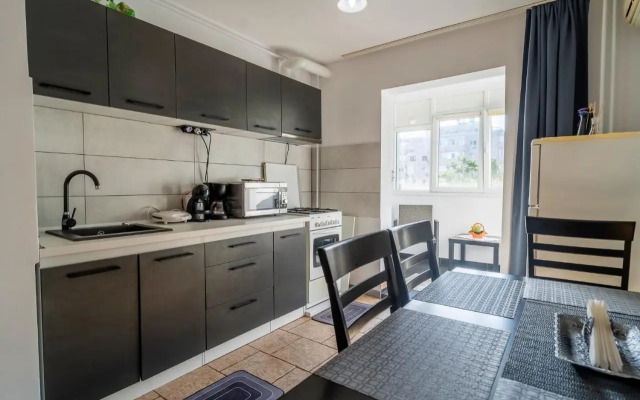 Rustic & Spacious 3br Apartment