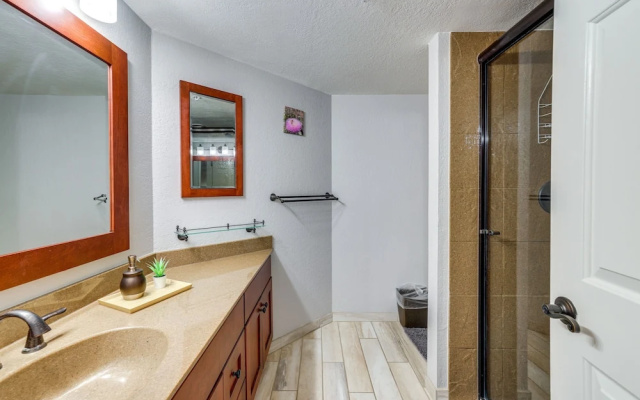 Walk to Park: Scottsdale Condo w/ Community Pool!