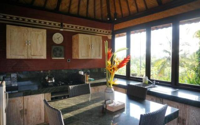 Villa Gede Batulumbang