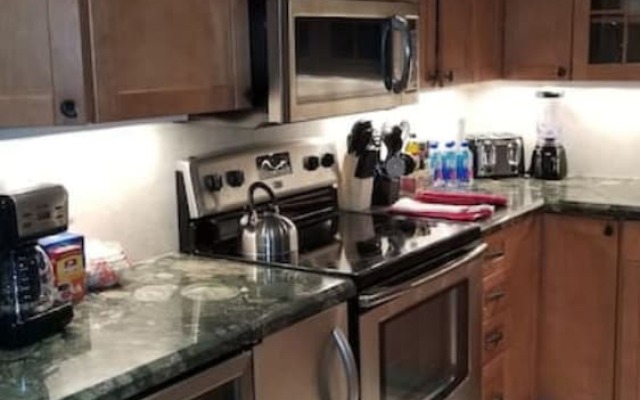 Poinciana w-Hot Tub-Walk to the beach