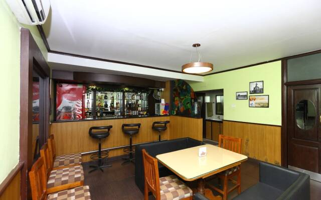 OYO 7829 Santhi inn