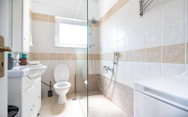 Koropi 3 bedroom Apartment 4 pers
