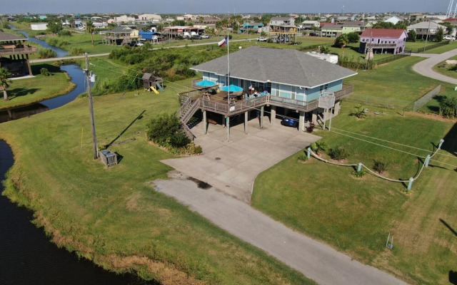 1931 Avenue F House by RedAwning
