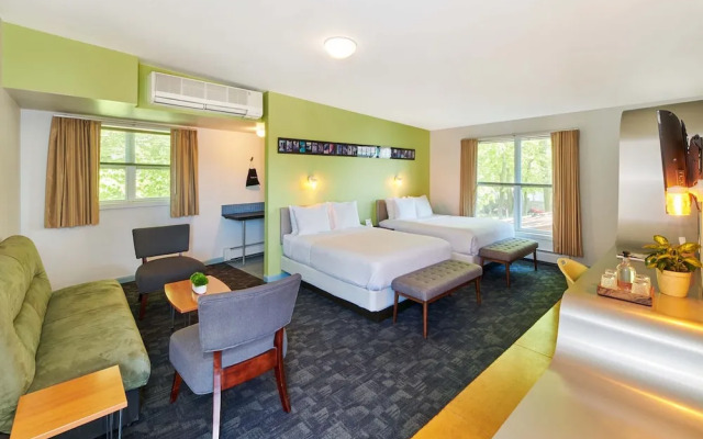 Greenporter Hotel