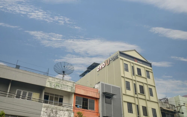 U Xpress Hotel by OYO Rooms