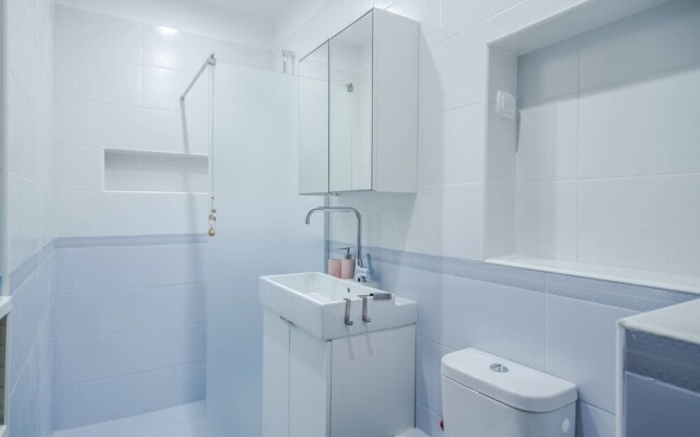 FM Deluxe 2-BDR Apartment - Sunshine